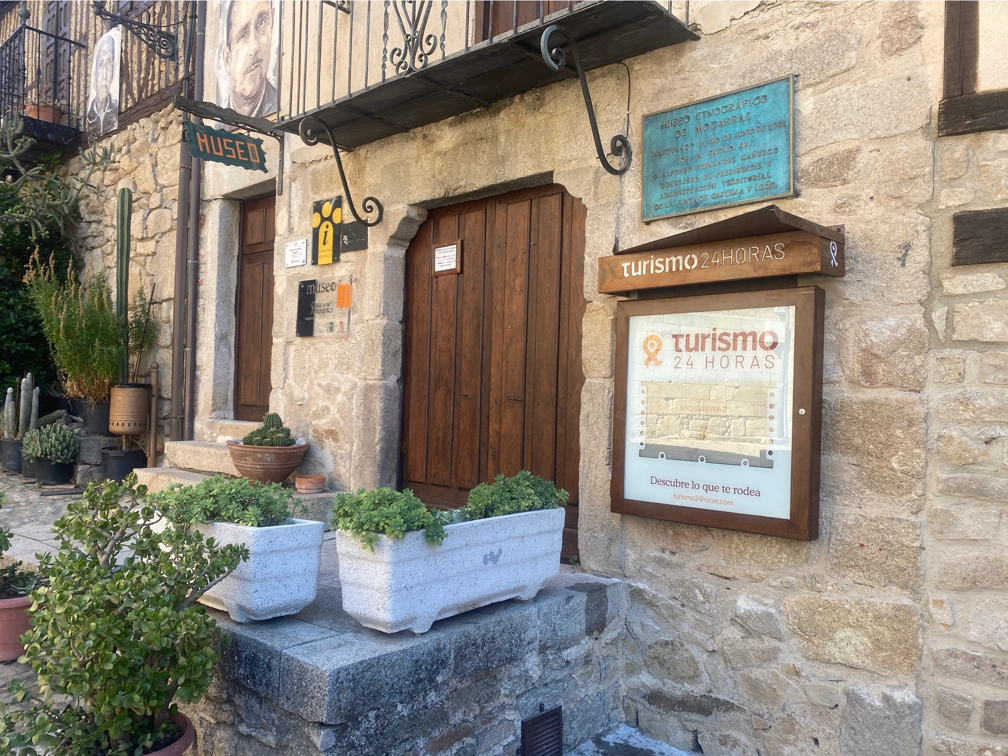 Kiosco de información en pueblo de Salamanca